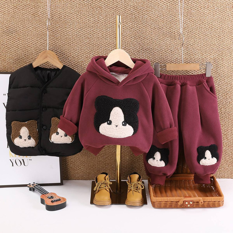 طرح لباس طرح خرس میباشد .